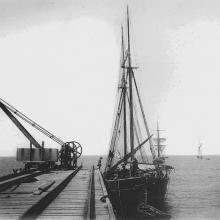 Forte dei marmi, estremità del pontile caricatore, circa 1908