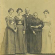 Antonio Cortopassi con la moglie Agnese Giurlani e le figlie Annunziata, Modesta, Geny
